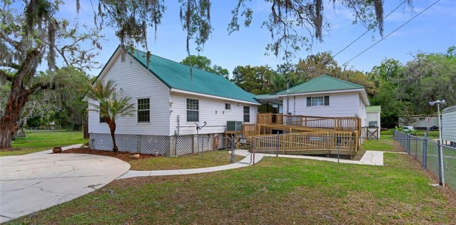 House in Homosassa, Florida 3 bedrooms, 190.45 sq.m. № 2227242