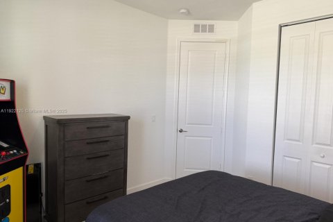 Casa en venta en Port St. Lucie, Florida, 4 dormitorios, 239.97 m2 № 1976345 - foto 30