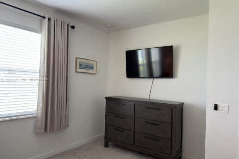 Casa en venta en Port St. Lucie, Florida, 4 dormitorios, 239.97 m2 № 1976345 - foto 18