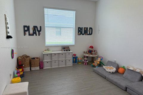 Casa en venta en Port St. Lucie, Florida, 4 dormitorios, 239.97 m2 № 1976345 - foto 13