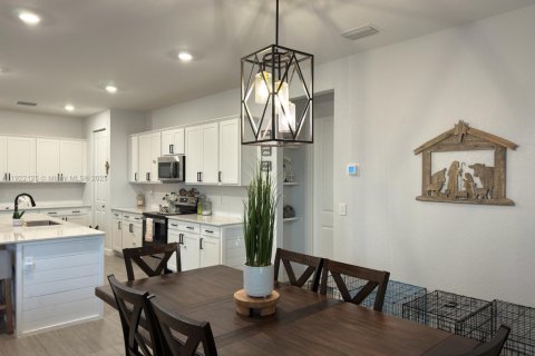 Casa en venta en Port St. Lucie, Florida, 4 dormitorios, 239.97 m2 № 1976345 - foto 17