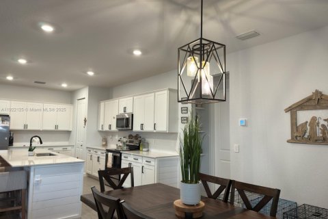 Casa en venta en Port St. Lucie, Florida, 4 dormitorios, 239.97 m2 № 1976345 - foto 25