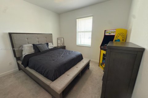 Casa en venta en Port St. Lucie, Florida, 4 dormitorios, 239.97 m2 № 1976345 - foto 12