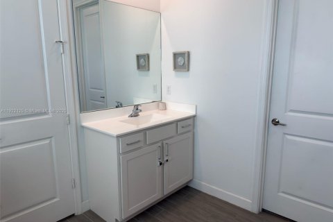 Casa en venta en Port St. Lucie, Florida, 4 dormitorios, 239.97 m2 № 1976345 - foto 28