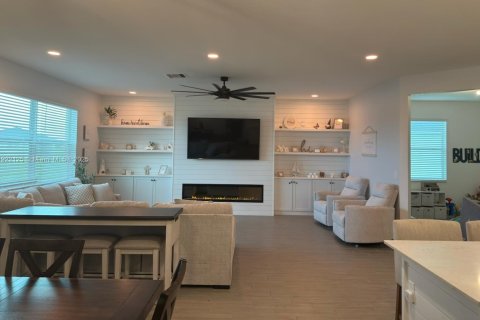 Casa en venta en Port St. Lucie, Florida, 4 dormitorios, 239.97 m2 № 1976345 - foto 23