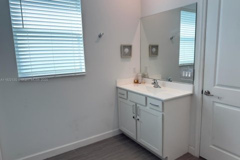Casa en venta en Port St. Lucie, Florida, 4 dormitorios, 239.97 m2 № 1976345 - foto 14