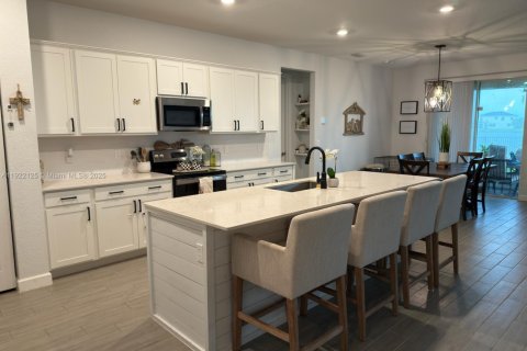 Casa en venta en Port St. Lucie, Florida, 4 dormitorios, 239.97 m2 № 1976345 - foto 8