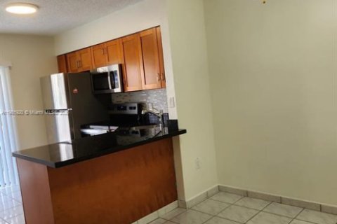 Снять в аренду кондоминиум в Хайалиа, Флорида 2 спальни, 75.44м2, № 1955492 - фото 6