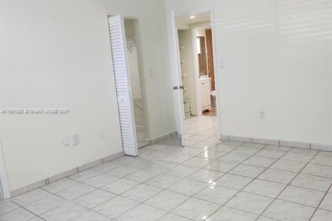 Снять в аренду кондоминиум в Хайалиа, Флорида 2 спальни, 75.44м2, № 1955492 - фото 13