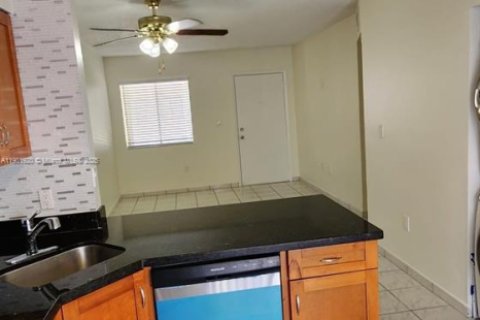 Снять в аренду кондоминиум в Хайалиа, Флорида 2 спальни, 75.44м2, № 1955492 - фото 5