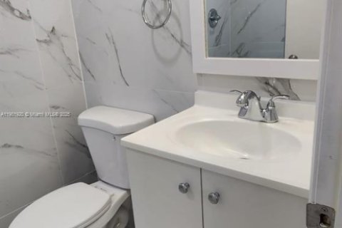 Снять в аренду кондоминиум в Хайалиа, Флорида 2 спальни, 75.44м2, № 1955492 - фото 21