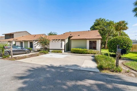 Condo in Winter Park, Florida, 3 bedrooms  № 2215344 - photo 2