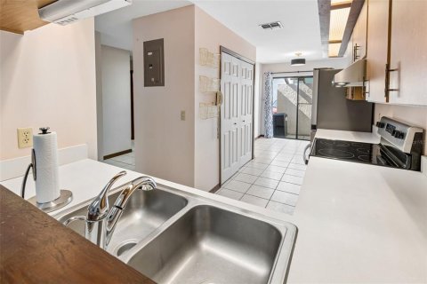 Condo in Winter Park, Florida, 3 bedrooms  № 2215344 - photo 7