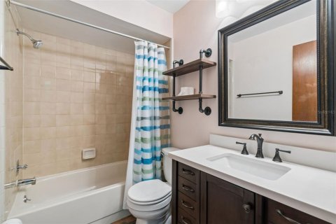 Condo in Winter Park, Florida, 3 bedrooms  № 2215344 - photo 16
