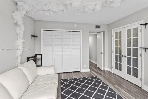 Condo in Pompano Beach, Florida, 3 bedrooms № 1973241 - photo 6