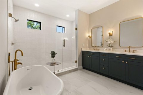 House in Orlando, Florida 5 bedrooms, 296.54 sq.m. № 2216532 - photo 22