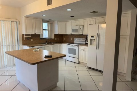 Copropriété à louer à Davie, Floride: 2 chambres, 102.19 m2 № 1954833 - photo 1