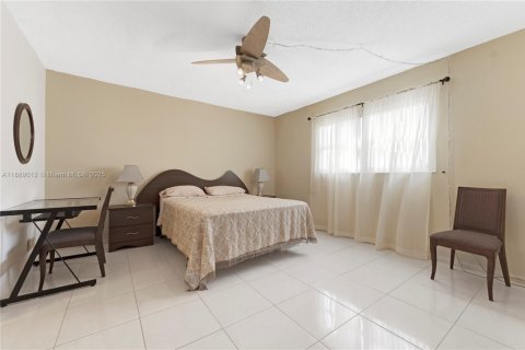 Condominio en venta en Dania Beach, Florida, 1 dormitorio, 74.32 m2 № 1948900 - foto 18