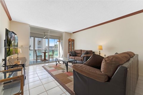 Condominio en venta en Dania Beach, Florida, 1 dormitorio, 74.32 m2 № 1948900 - foto 12