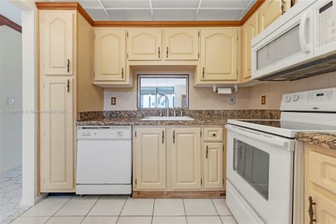 Condominio en venta en Dania Beach, Florida, 1 dormitorio, 74.32 m2 № 1948900 - foto 3