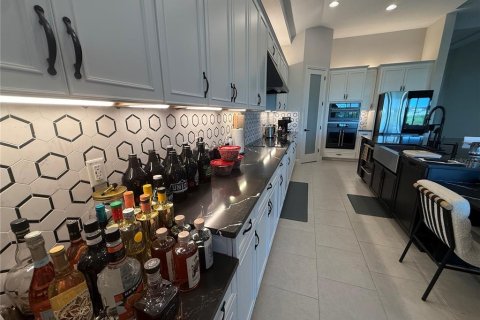 House in San Antonio, Florida 5 bedrooms, 291.53 sq.m. № 2211048 - photo 15