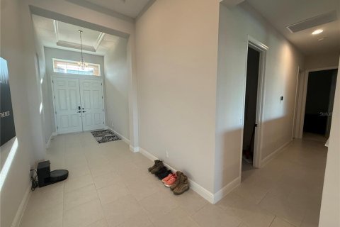 House in San Antonio, Florida 5 bedrooms, 291.53 sq.m. № 2211048 - photo 18