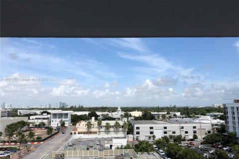 Condominio en alquiler en Miami Beach, Florida, 2 dormitorios, 89.19 m2 № 1938197 - foto 9