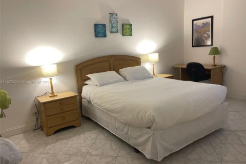 Condominio en alquiler en Miami Beach, Florida, 2 dormitorios, 89.19 m2 № 1938197 - foto 6