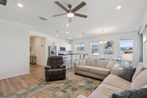 House in Mascotte, Florida 3 bedrooms, 142.79 sq.m. № 2110324 - photo 8