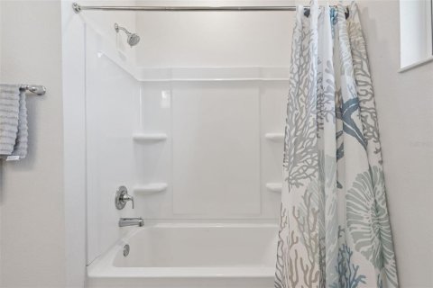 House in Mascotte, Florida 3 bedrooms, 142.79 sq.m. № 2110324 - photo 28