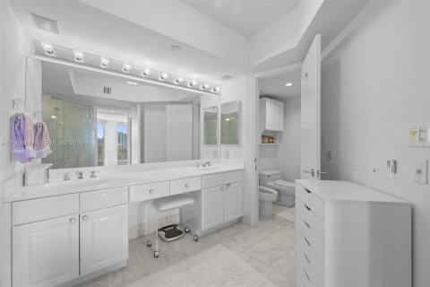 Купить кондоминиум в Авентура, Флорида 2 спальни, 135.64м2, № 2051809 - фото 17