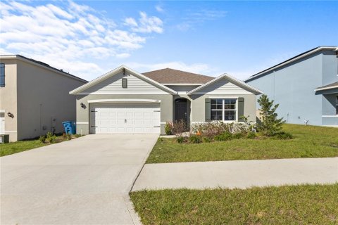House in Haines City, Florida 4 bedrooms, 173.45 sq.m. № 1825100 - photo 2