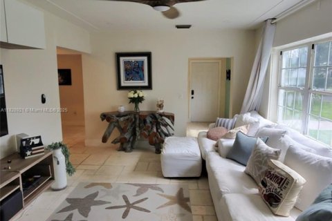 Casa en venta en Miami Springs, Florida, 3 dormitorios, 154.5 m2 № 1821590 - foto 21