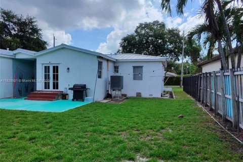 Casa en venta en Miami Springs, Florida, 3 dormitorios, 154.5 m2 № 1821590 - foto 8