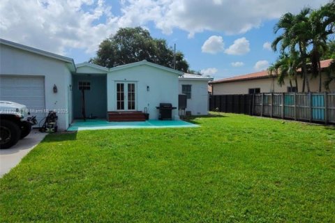 Casa en venta en Miami Springs, Florida, 3 dormitorios, 154.5 m2 № 1821590 - foto 7