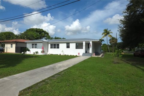 Casa en venta en Miami Springs, Florida, 3 dormitorios, 154.5 m2 № 1821590 - foto 2