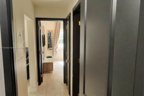 Casa en venta en Miami Springs, Florida, 3 dormitorios, 154.5 m2 № 1821590 - foto 18