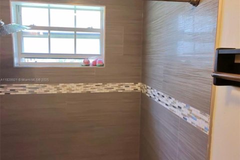 Casa en venta en Miami Springs, Florida, 3 dormitorios, 154.5 m2 № 1821590 - foto 24