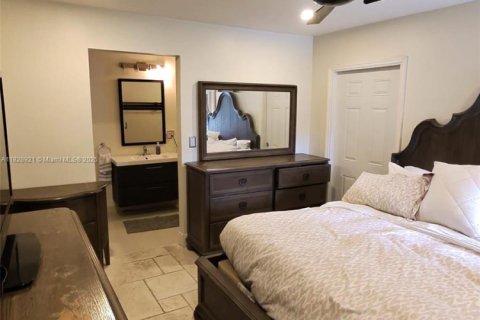 Casa en venta en Miami Springs, Florida, 3 dormitorios, 154.5 m2 № 1821590 - foto 28