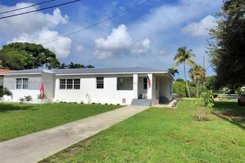 Casa en venta en Miami Springs, Florida, 3 dormitorios, 154.5 m2 № 1821590 - foto 1