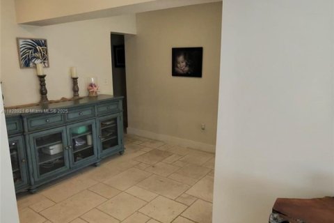 Casa en venta en Miami Springs, Florida, 3 dormitorios, 154.5 m2 № 1821590 - foto 19