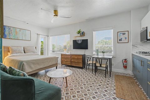 Studio à Condo à Miami Beach, Floride  № 2359520