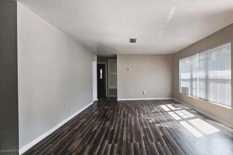 Casa en alquiler en Leesburg, Florida, 4 dormitorios, 183.76 m2 № 1900808 - foto 3