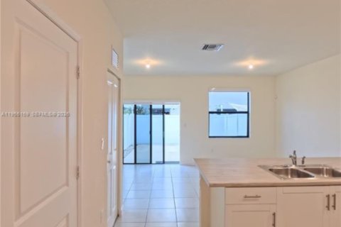 Купить таунхаус в Хайалиа, Флорида 3 спальни, 131.18м2, № 2009900 - фото 4