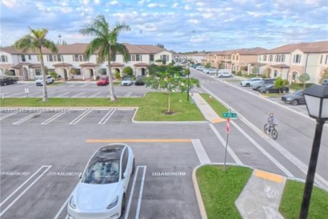 Купить таунхаус в Хайалиа, Флорида 3 спальни, 131.18м2, № 2009900 - фото 22