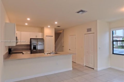 Купить таунхаус в Хайалиа, Флорида 3 спальни, 131.18м2, № 2009900 - фото 7