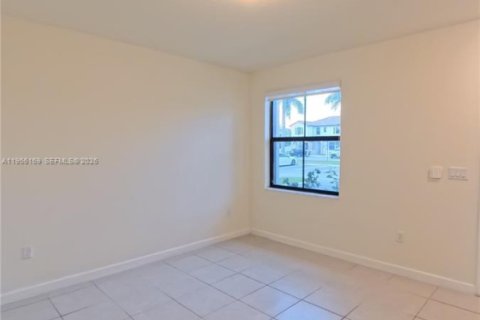 Купить таунхаус в Хайалиа, Флорида 3 спальни, 131.18м2, № 2009900 - фото 5