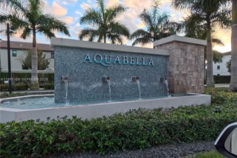 Таунхаус в Хайалиа, Флорида 3 спальни, 131.18м2 № 2009900