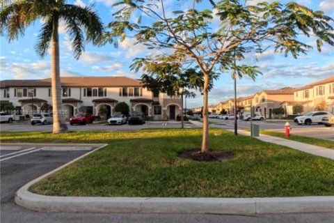 Купить таунхаус в Хайалиа, Флорида 3 спальни, 131.18м2, № 2009900 - фото 28