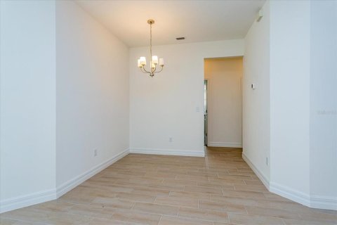 Casa en venta en Lady Lake, Florida, 4 dormitorios, 196.02 m2 № 1837705 - foto 2